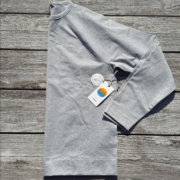 Vuori Other - VUORI Coronado Crew men's  Light Heather Grey size medium nwt